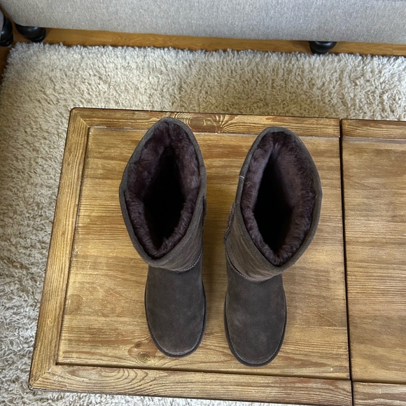 Bear Paw Elle Tall Brown Suede Boots. Size 11. - Picture 7 of 9